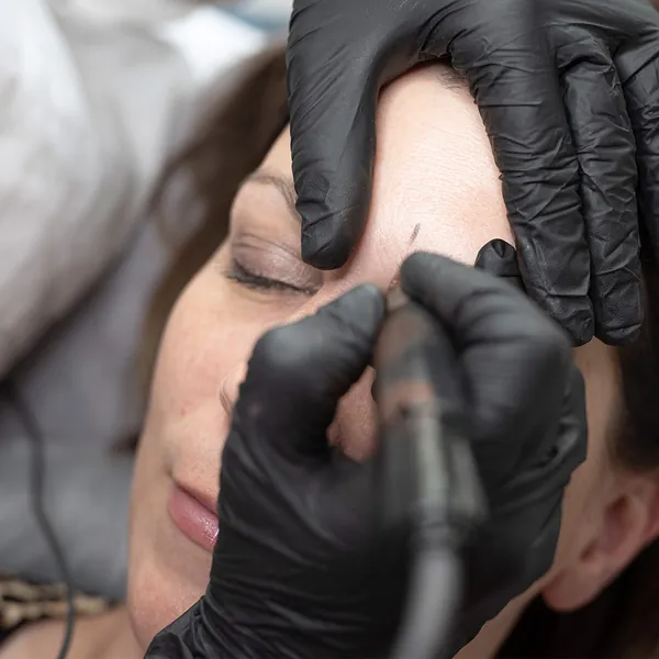 Permanent Make-Up Behandlung im Studio